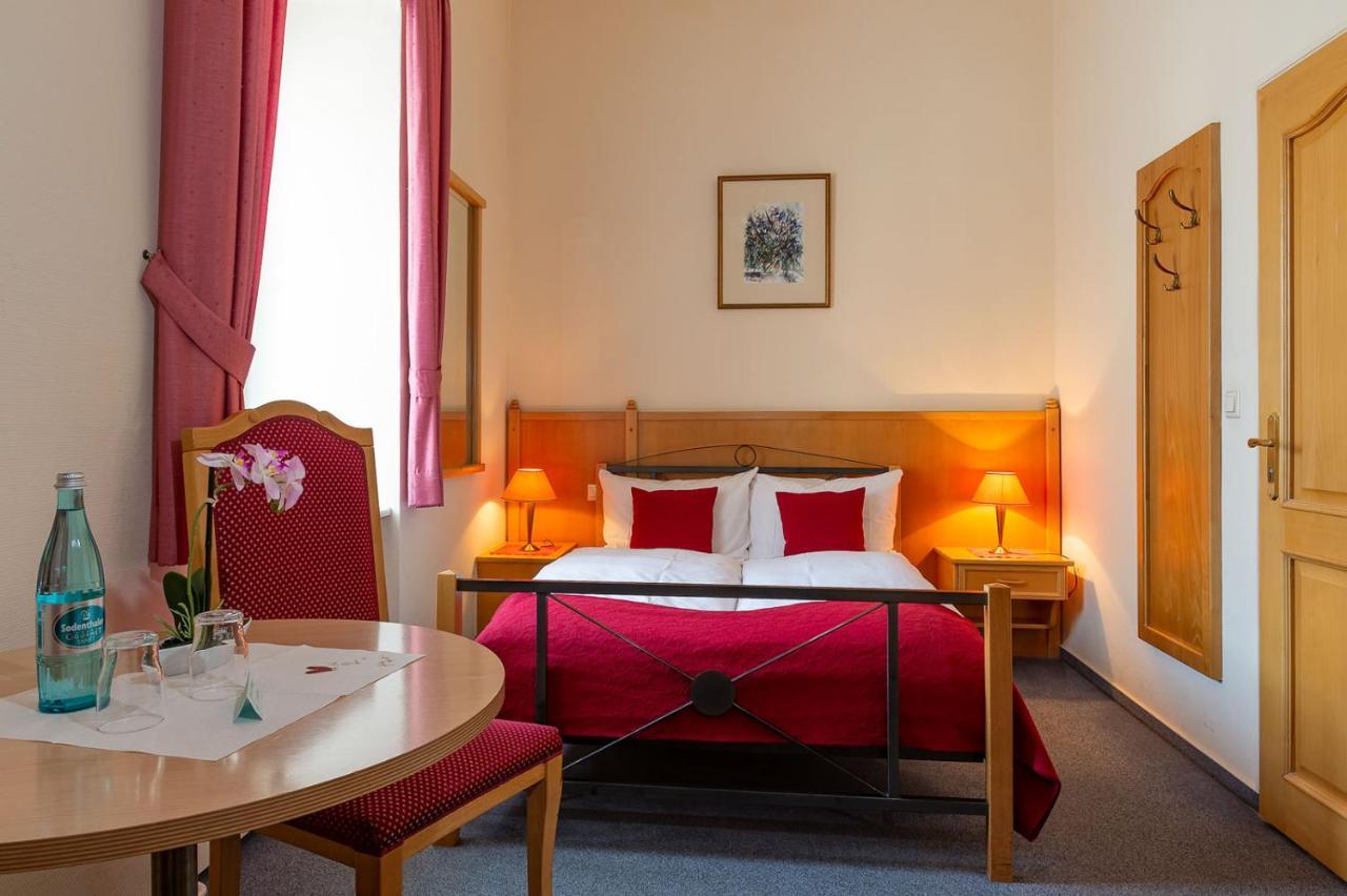 Hotel Wirtshaus Zum Pferdemarkt Saarburg Zewnętrze zdjęcie